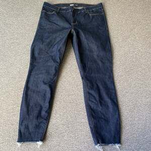 Old Navy Women’s Plus Size 18 Long Dark Wash Super Skinny Mid-Rise Denim Jeans